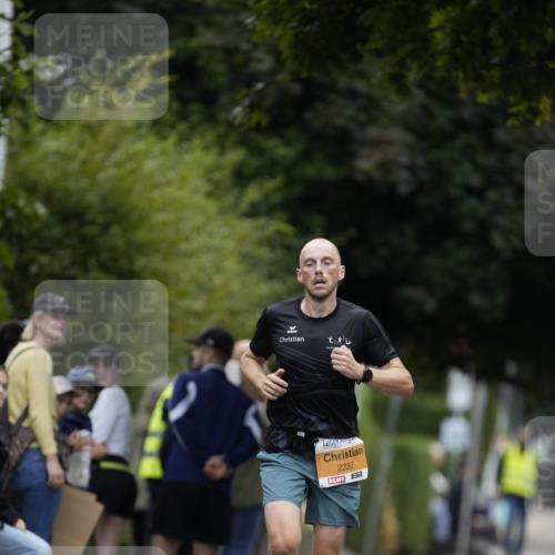 30.08.2026 - Blankeneser Heldenlauf Patografie http://msf.ph/oto/10086941 30.08.2026 11:15:39 Ziel  meine-sportfotos.de