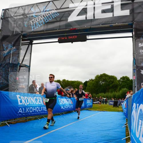 30.08.2026 - Elbe Triathlon Hamburg LAZAROV Photography http://msf.ph/oto/10086982 30.08.2026 12:05:40 Ziel 564, 1475, 1508 meine-sportfotos.de