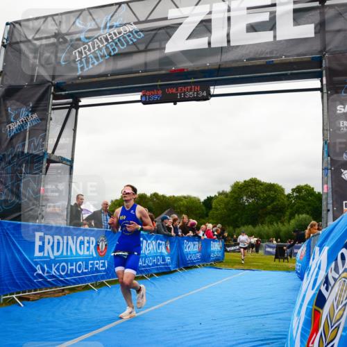 30.08.2026 - Elbe Triathlon Hamburg LAZAROV Photography http://msf.ph/oto/10087009 30.08.2026 12:05:50 Ziel 1396, 1398, 1508 meine-sportfotos.de