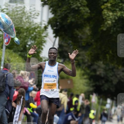 30.08.2026 - Blankeneser Heldenlauf Patografie http://msf.ph/oto/10087023 30.08.2026 11:16:53 Ziel 2925 meine-sportfotos.de