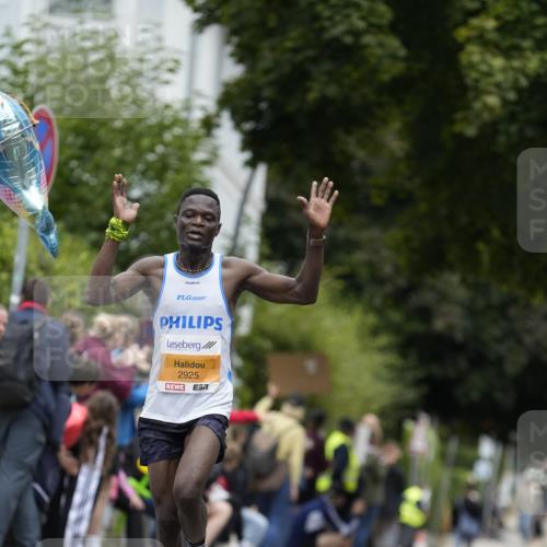 30.08.2026 - Blankeneser Heldenlauf Patografie http://msf.ph/oto/10087024 30.08.2026 11:16:53 Ziel 2925 meine-sportfotos.de