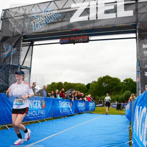 30.08.2026 - Elbe Triathlon Hamburg LAZAROV Photography http://msf.ph/oto/10087029 30.08.2026 12:05:56 Ziel 1396, 1398 meine-sportfotos.de