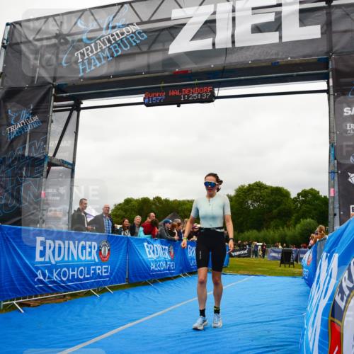 30.08.2026 - Elbe Triathlon Hamburg LAZAROV Photography http://msf.ph/oto/10087036 30.08.2026 12:05:59 Ziel 1396, 1398 meine-sportfotos.de