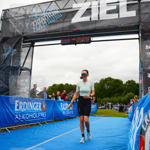 30.08.2026 - Elbe Triathlon Hamburg LAZAROV Photography http://msf.ph/oto/10087039 30.08.2026 12:05:59 Ziel 1396, 1398 meine-sportfotos.de