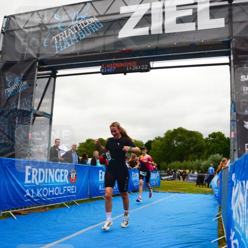 30.08.2026 - Elbe Triathlon Hamburg LAZAROV Photography http://msf.ph/oto/10087058 30.08.2026 12:06:27 Ziel 1402, 1493, 1703 meine-sportfotos.de