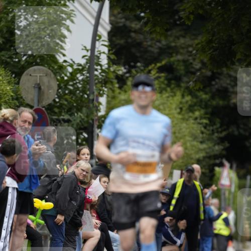 30.08.2026 - Blankeneser Heldenlauf Patografie http://msf.ph/oto/10087067 30.08.2026 11:17:25 Ziel 2379, 2485, 5744 meine-sportfotos.de