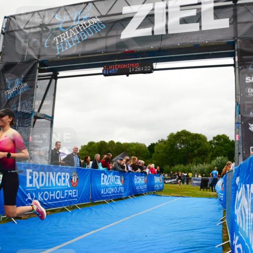 30.08.2026 - Elbe Triathlon Hamburg LAZAROV Photography http://msf.ph/oto/10087075 30.08.2026 12:06:28 Ziel 1402, 1493, 1703 meine-sportfotos.de