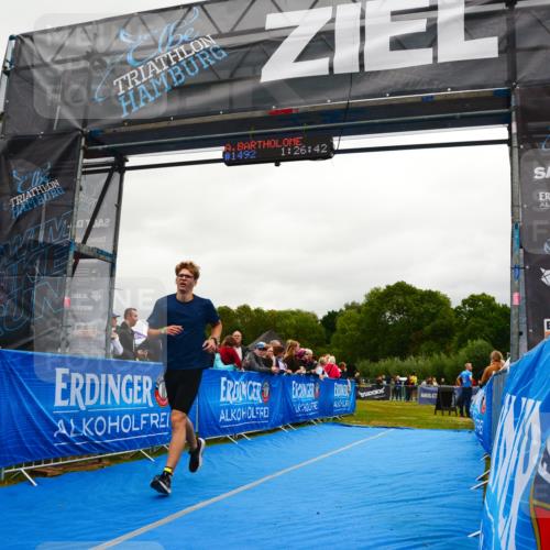 30.08.2026 - Elbe Triathlon Hamburg LAZAROV Photography http://msf.ph/oto/10087107 30.08.2026 12:06:46 Ziel 1448 meine-sportfotos.de