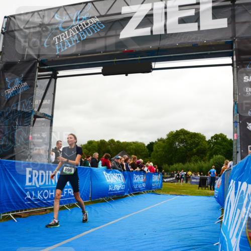 30.08.2026 - Elbe Triathlon Hamburg LAZAROV Photography http://msf.ph/oto/10087118 30.08.2026 12:06:59 Ziel 896, 1513, 1610 meine-sportfotos.de