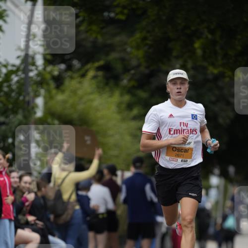30.08.2026 - Blankeneser Heldenlauf Patografie http://msf.ph/oto/10087156 30.08.2026 11:19:21 Ziel 2671, 2679 meine-sportfotos.de