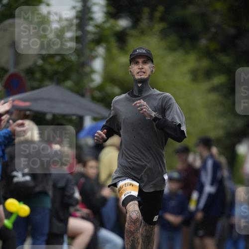 30.08.2026 - Blankeneser Heldenlauf Patografie http://msf.ph/oto/10087171 30.08.2026 11:21:34 Ziel 2570 meine-sportfotos.de