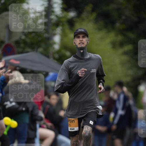 30.08.2026 - Blankeneser Heldenlauf Patografie http://msf.ph/oto/10087172 30.08.2026 11:21:34 Ziel 2570 meine-sportfotos.de
