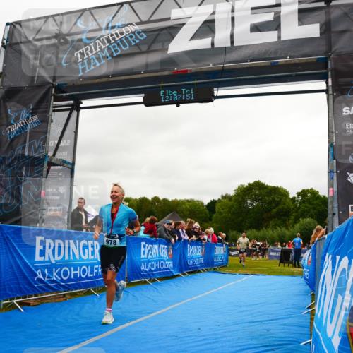 30.08.2026 - Elbe Triathlon Hamburg LAZAROV Photography http://msf.ph/oto/10087247 30.08.2026 12:07:52 Ziel 835, 978, 1095, 1501 meine-sportfotos.de