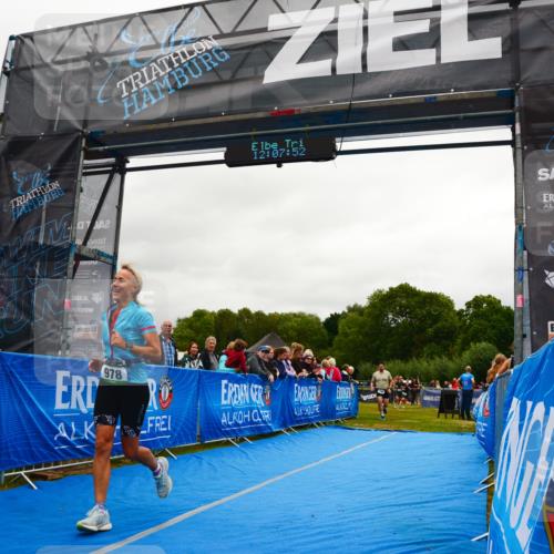 30.08.2026 - Elbe Triathlon Hamburg LAZAROV Photography http://msf.ph/oto/10087251 30.08.2026 12:07:52 Ziel 835, 978, 1095, 1501 meine-sportfotos.de