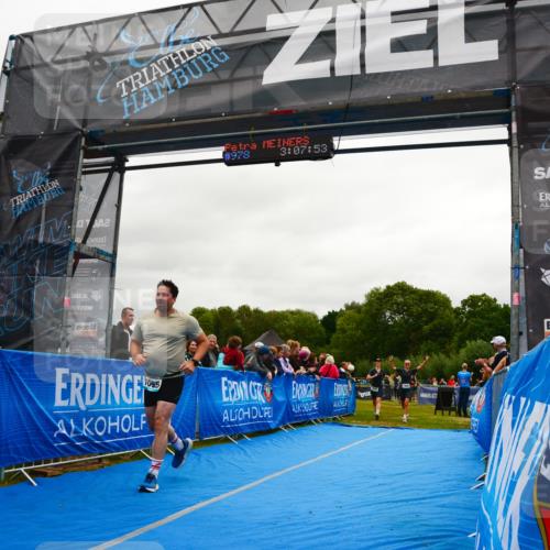 30.08.2026 - Elbe Triathlon Hamburg LAZAROV Photography http://msf.ph/oto/10087259 30.08.2026 12:07:57 Ziel 835, 1095, 1501 meine-sportfotos.de
