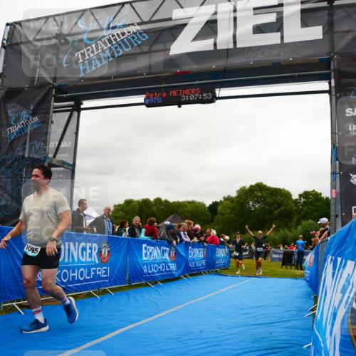 30.08.2026 - Elbe Triathlon Hamburg LAZAROV Photography http://msf.ph/oto/10087264 30.08.2026 12:07:57 Ziel 835, 1095, 1501 meine-sportfotos.de