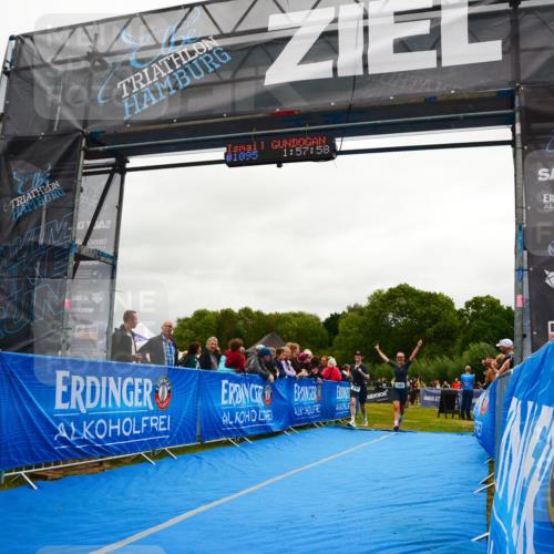 30.08.2026 - Elbe Triathlon Hamburg LAZAROV Photography http://msf.ph/oto/10087270 30.08.2026 12:07:58 Ziel 835, 1095, 1501 meine-sportfotos.de