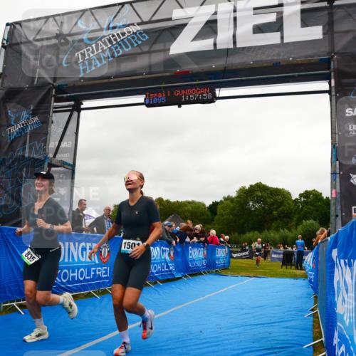30.08.2026 - Elbe Triathlon Hamburg LAZAROV Photography http://msf.ph/oto/10087277 30.08.2026 12:08:01 Ziel 835, 1366, 1501 meine-sportfotos.de