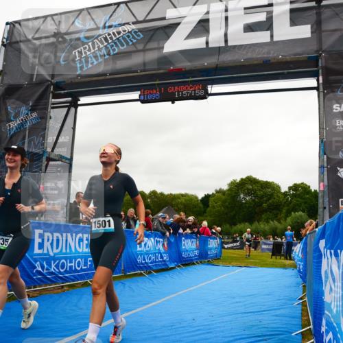 30.08.2026 - Elbe Triathlon Hamburg LAZAROV Photography http://msf.ph/oto/10087279 30.08.2026 12:08:01 Ziel 835, 1366, 1501 meine-sportfotos.de