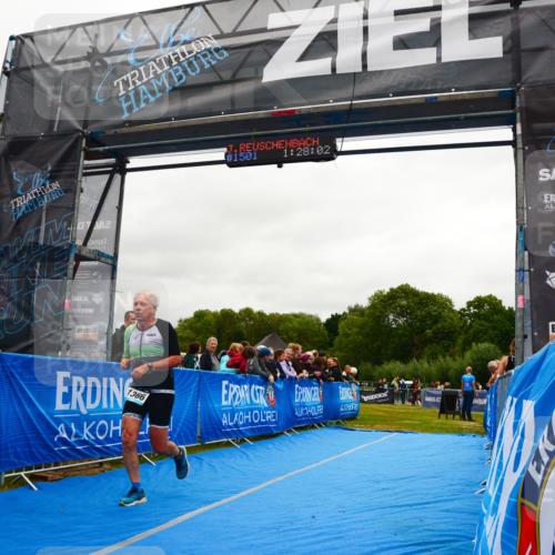 30.08.2026 - Elbe Triathlon Hamburg LAZAROV Photography http://msf.ph/oto/10087286 30.08.2026 12:08:07 Ziel 1366 meine-sportfotos.de
