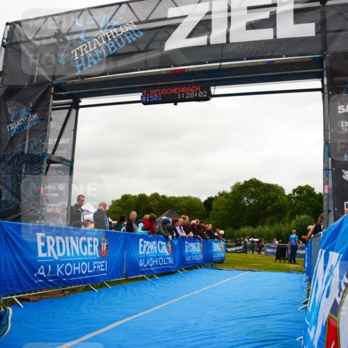 30.08.2026 - Elbe Triathlon Hamburg LAZAROV Photography http://msf.ph/oto/10087296 30.08.2026 12:08:08 Ziel 1366 meine-sportfotos.de