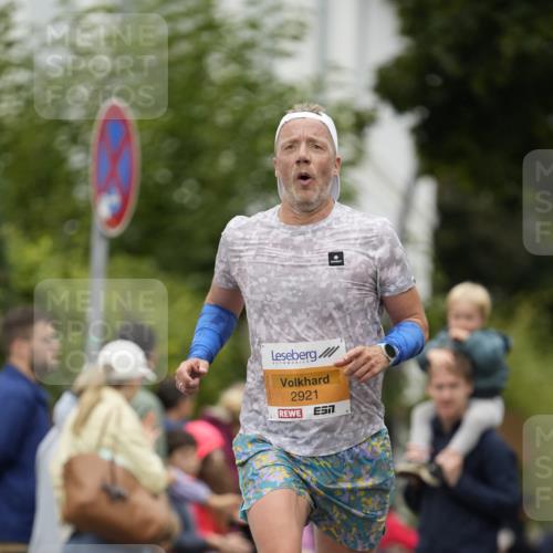 30.08.2026 - Blankeneser Heldenlauf Patografie http://msf.ph/oto/10087321 30.08.2026 11:26:23 Ziel 2921 meine-sportfotos.de
