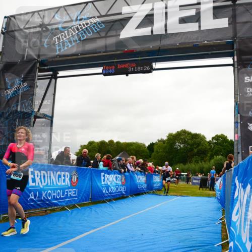 30.08.2026 - Elbe Triathlon Hamburg LAZAROV Photography http://msf.ph/oto/10087329 30.08.2026 12:08:27 Ziel 840, 1355, 1357, 1633, 1658 meine-sportfotos.de