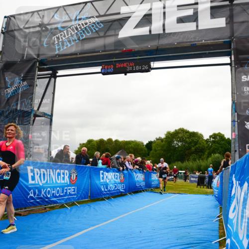 30.08.2026 - Elbe Triathlon Hamburg LAZAROV Photography http://msf.ph/oto/10087331 30.08.2026 12:08:27 Ziel 840, 1355, 1357, 1633, 1658 meine-sportfotos.de