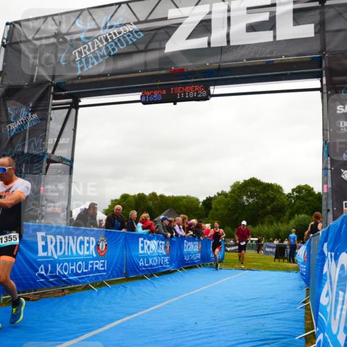30.08.2026 - Elbe Triathlon Hamburg LAZAROV Photography http://msf.ph/oto/10087343 30.08.2026 12:08:31 Ziel 1355, 1357, 1633 meine-sportfotos.de