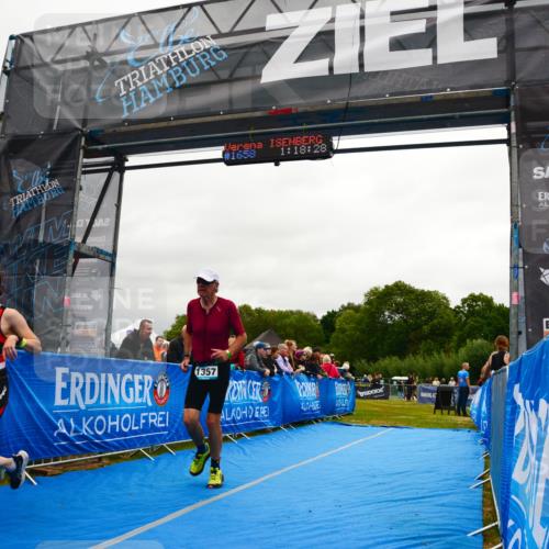 30.08.2026 - Elbe Triathlon Hamburg LAZAROV Photography http://msf.ph/oto/10087352 30.08.2026 12:08:34 Ziel 1355, 1357, 1633 meine-sportfotos.de