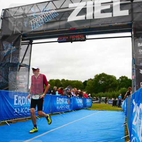30.08.2026 - Elbe Triathlon Hamburg LAZAROV Photography http://msf.ph/oto/10087356 30.08.2026 12:08:34 Ziel 1355, 1357, 1633 meine-sportfotos.de