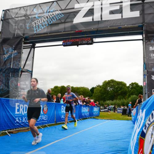 30.08.2026 - Elbe Triathlon Hamburg LAZAROV Photography http://msf.ph/oto/10087361 30.08.2026 12:08:50 Ziel 789, 915 meine-sportfotos.de