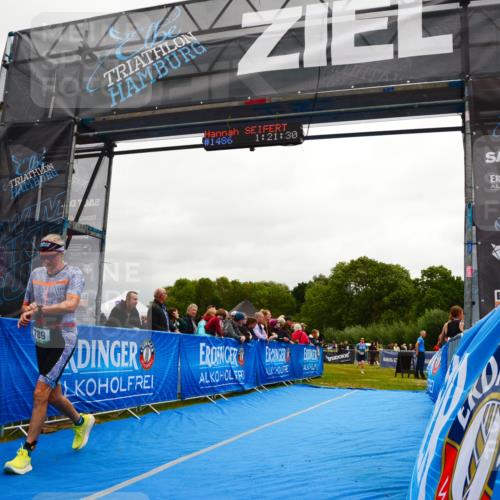 30.08.2026 - Elbe Triathlon Hamburg LAZAROV Photography http://msf.ph/oto/10087375 30.08.2026 12:08:51 Ziel 789, 915 meine-sportfotos.de
