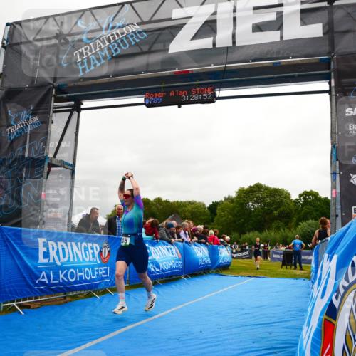 30.08.2026 - Elbe Triathlon Hamburg LAZAROV Photography http://msf.ph/oto/10087383 30.08.2026 12:08:57 Ziel 915, 1472 meine-sportfotos.de