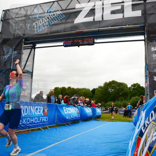 30.08.2026 - Elbe Triathlon Hamburg LAZAROV Photography http://msf.ph/oto/10087389 30.08.2026 12:08:58 Ziel 915, 1472 meine-sportfotos.de
