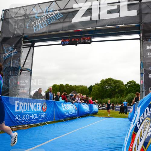 30.08.2026 - Elbe Triathlon Hamburg LAZAROV Photography http://msf.ph/oto/10087391 30.08.2026 12:08:58 Ziel 915, 1472 meine-sportfotos.de