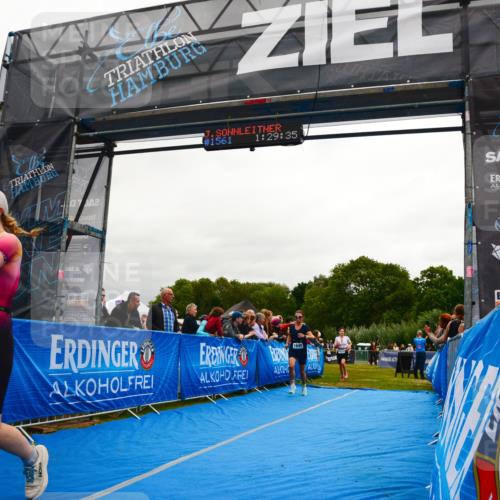 30.08.2026 - Elbe Triathlon Hamburg LAZAROV Photography http://msf.ph/oto/10087440 30.08.2026 12:09:34 Ziel 919, 1561, 1574, 1640 meine-sportfotos.de