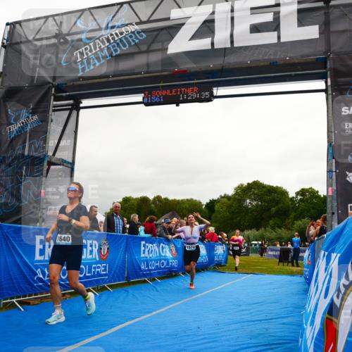 30.08.2026 - Elbe Triathlon Hamburg LAZAROV Photography http://msf.ph/oto/10087445 30.08.2026 12:09:37 Ziel 919, 1561, 1574, 1640 meine-sportfotos.de