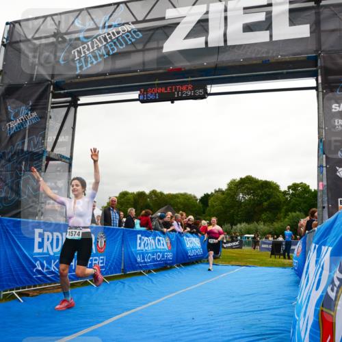 30.08.2026 - Elbe Triathlon Hamburg LAZAROV Photography http://msf.ph/oto/10087457 30.08.2026 12:09:38 Ziel 919, 1574, 1640 meine-sportfotos.de