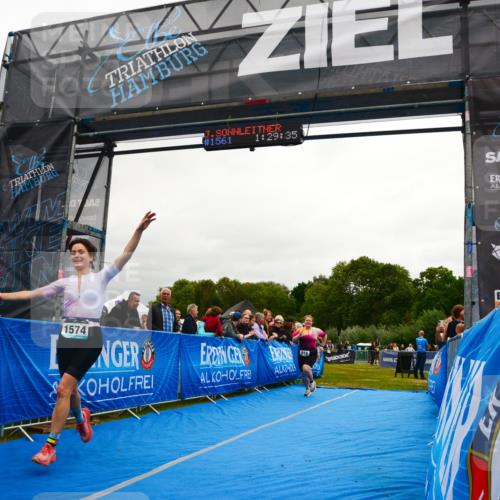 30.08.2026 - Elbe Triathlon Hamburg LAZAROV Photography http://msf.ph/oto/10087458 30.08.2026 12:09:38 Ziel 919, 1574, 1640 meine-sportfotos.de