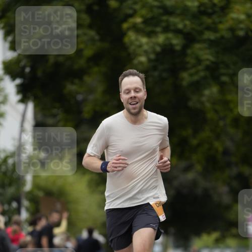30.08.2026 - Blankeneser Heldenlauf Patografie http://msf.ph/oto/10087491 30.08.2026 11:29:35 Ziel 2204, 2551 meine-sportfotos.de