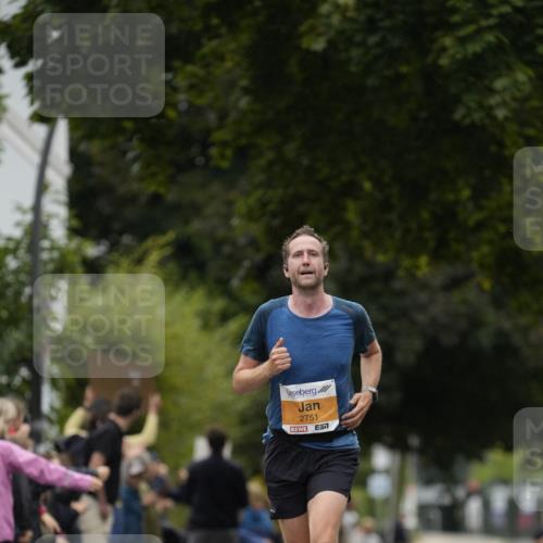 30.08.2026 - Blankeneser Heldenlauf Patografie http://msf.ph/oto/10087523 30.08.2026 11:30:00 Ziel 2751, 2804 meine-sportfotos.de