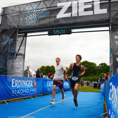 30.08.2026 - Elbe Triathlon Hamburg LAZAROV Photography http://msf.ph/oto/10087530 30.08.2026 12:10:24 Ziel 1372, 1382, 1471, 1539 meine-sportfotos.de