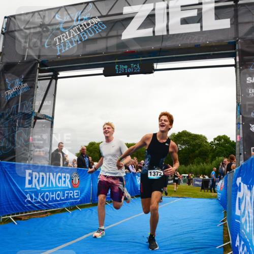 30.08.2026 - Elbe Triathlon Hamburg LAZAROV Photography http://msf.ph/oto/10087532 30.08.2026 12:10:24 Ziel 1372, 1382, 1471, 1539 meine-sportfotos.de