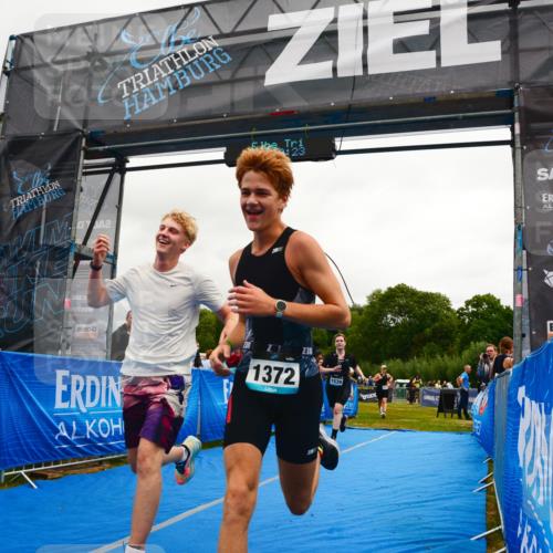 30.08.2026 - Elbe Triathlon Hamburg LAZAROV Photography http://msf.ph/oto/10087535 30.08.2026 12:10:24 Ziel 1372, 1382, 1471, 1539 meine-sportfotos.de