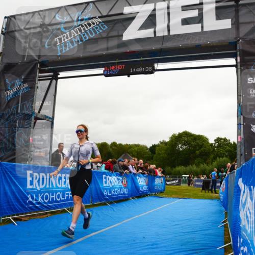 30.08.2026 - Elbe Triathlon Hamburg LAZAROV Photography http://msf.ph/oto/10087582 30.08.2026 12:10:44 Ziel 1631 meine-sportfotos.de