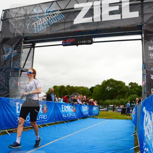30.08.2026 - Elbe Triathlon Hamburg LAZAROV Photography http://msf.ph/oto/10087585 30.08.2026 12:10:45 Ziel 1631 meine-sportfotos.de