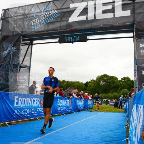 30.08.2026 - Elbe Triathlon Hamburg LAZAROV Photography http://msf.ph/oto/10087592 30.08.2026 12:10:55 Ziel 1377, 1549 meine-sportfotos.de