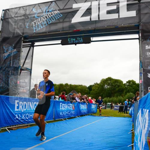 30.08.2026 - Elbe Triathlon Hamburg LAZAROV Photography http://msf.ph/oto/10087593 30.08.2026 12:10:56 Ziel 1377, 1549 meine-sportfotos.de
