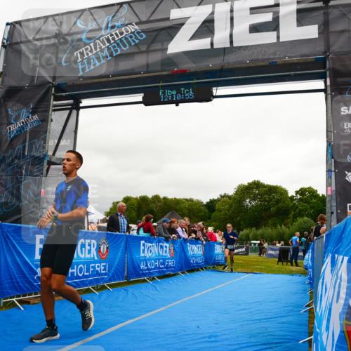 30.08.2026 - Elbe Triathlon Hamburg LAZAROV Photography http://msf.ph/oto/10087597 30.08.2026 12:10:56 Ziel 1377, 1549 meine-sportfotos.de